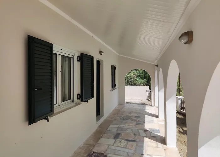 Kır Evi Nikos Gialos *