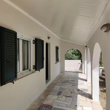 Country house Nikos Gialos *