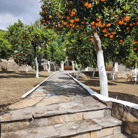 Nikos Gialos Gospodarstwo wiejskie