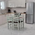 منزل ريفي Nikos Gialos Karousádes