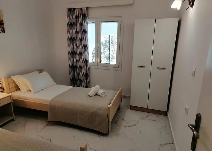 Nikos Gialos * Karousádes