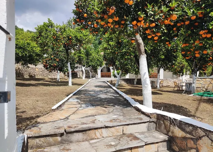 Nikos Gialos Country house